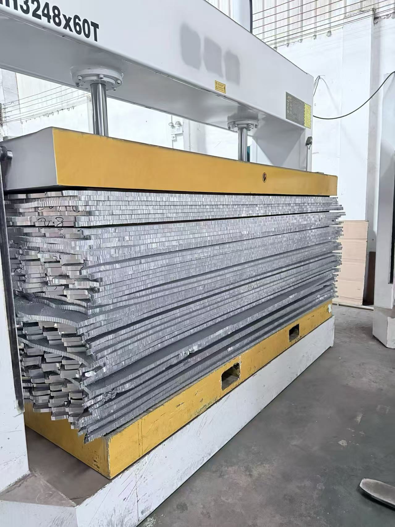 Latest company case about Aluminum Honeycomb Panels Production process